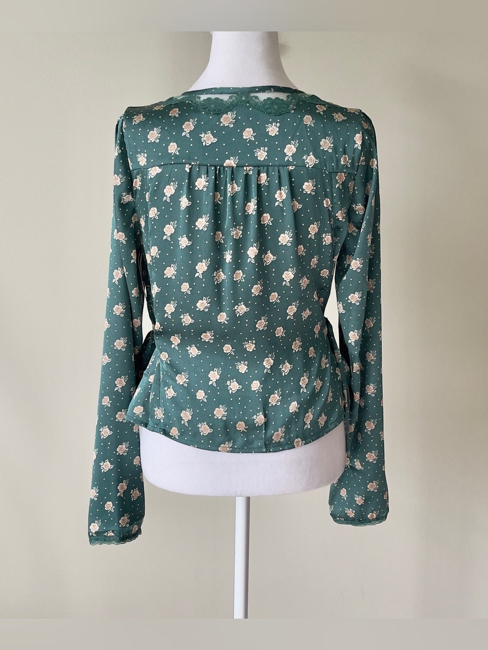 Free People Field Of Roses Button-Front Long Sleeve FloralSatin Teal Blouse NWOT - Picture 8 of 10